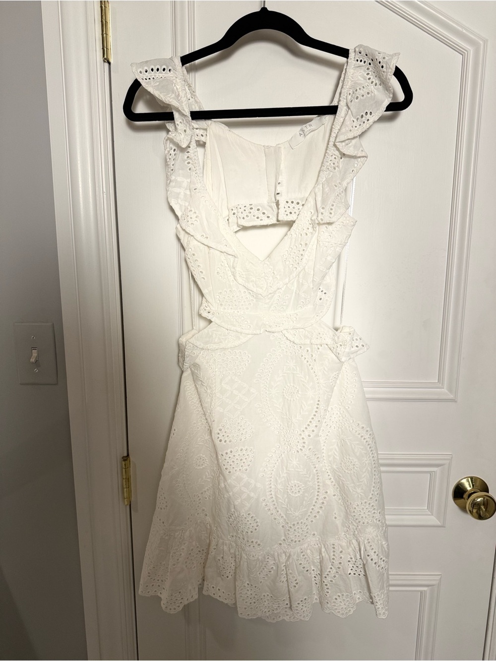 ASTR The Label White Eyelet Cutout Ruffle Dress Size Medium